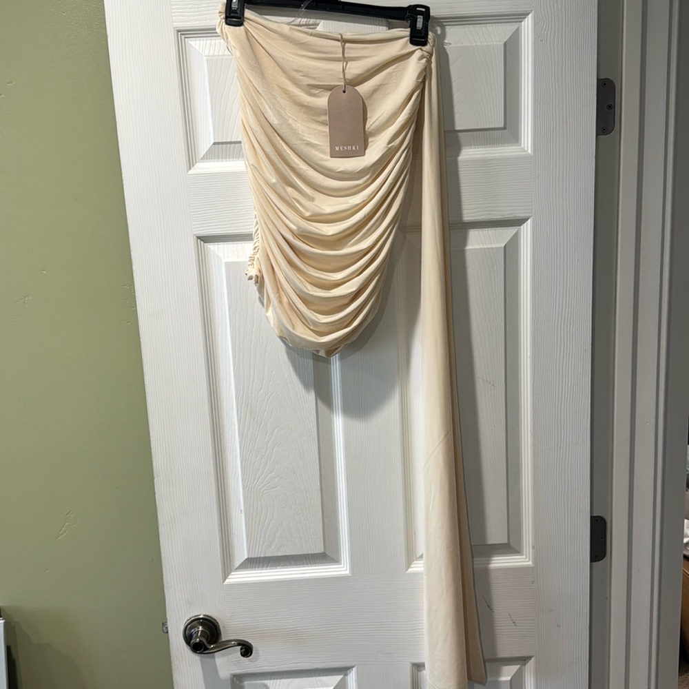 MESHKI Mini Skirt - Picture 3 of 13